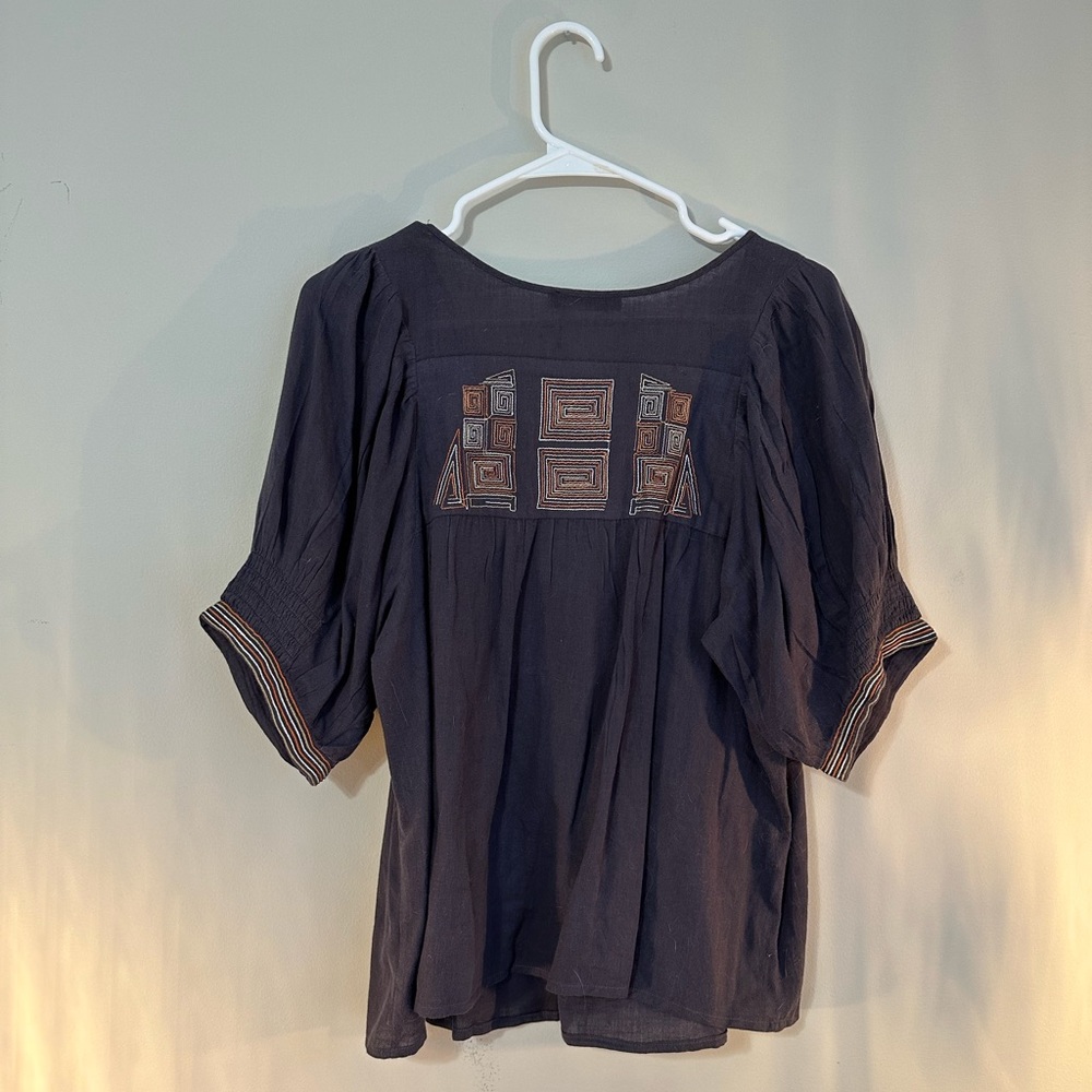 patterned navy springtime top!! - Picture 2 of 3